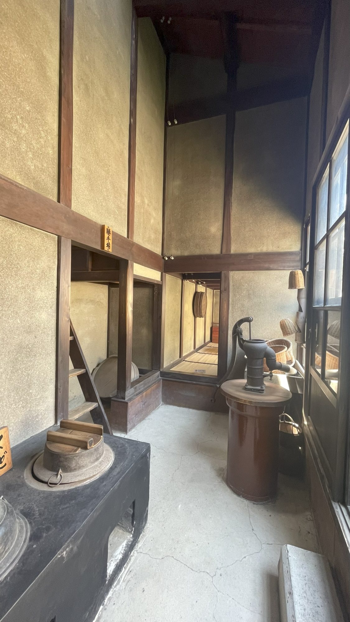 新美南吉生家　一階